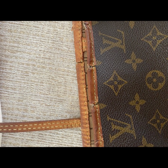 Louis Vuitton Neverfull MM - Picture 11 of 15